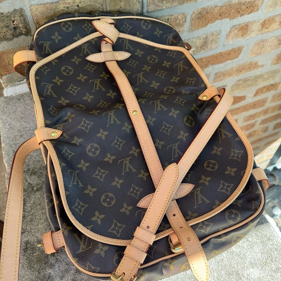 Rare Louis Vuitton Monogram Canvas Saumur 30 Messenger Bag - Picture 12 of 14